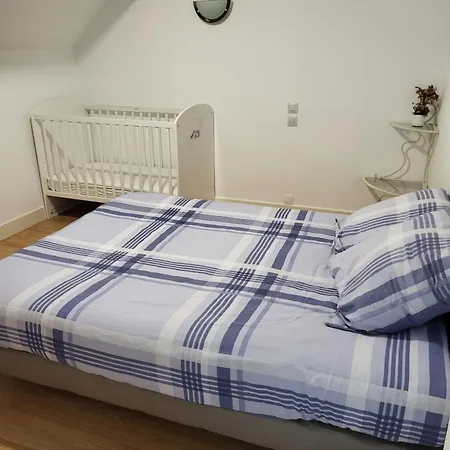 Maison Calme Proche De La Riviere 3*